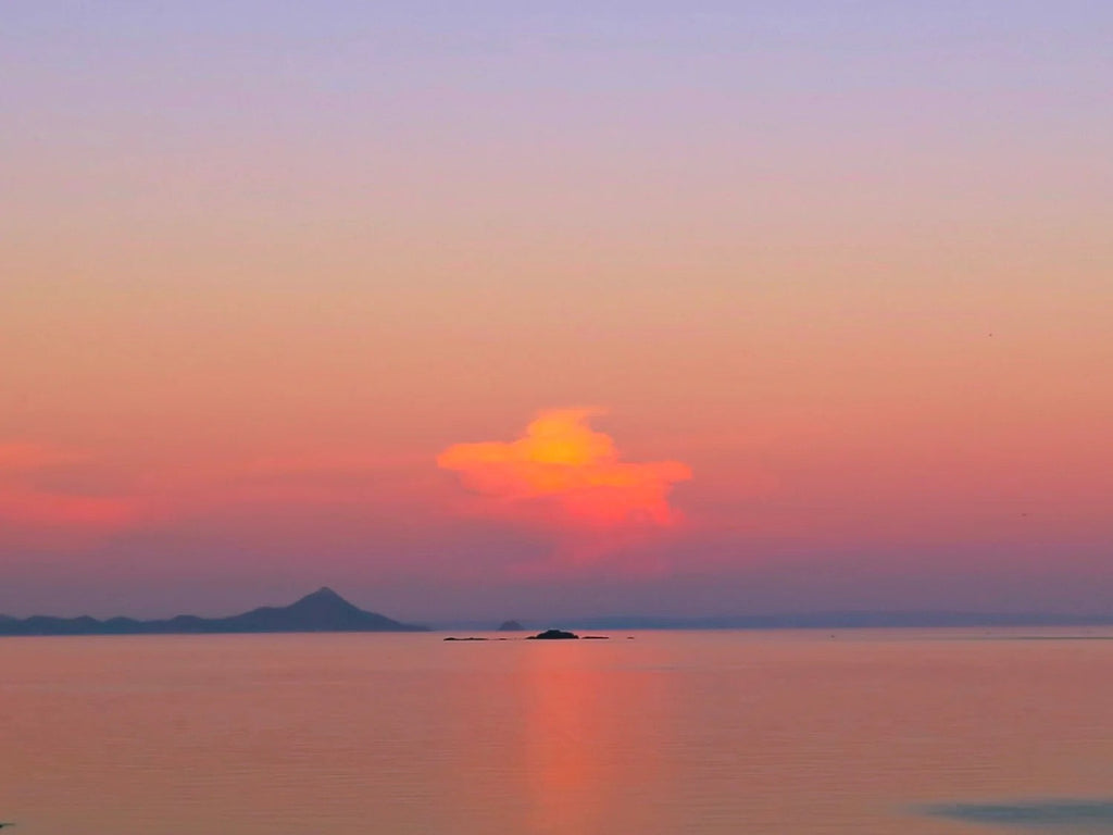 暮れなずむ空のキャンバス